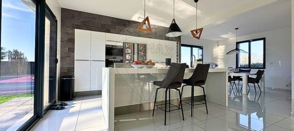 3 Schlafzimmer Villa in Senlis, France, Nr. 309682 2