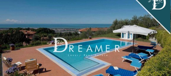 6 bedrooms Villa in Camaiore, Italy No. 165742 3