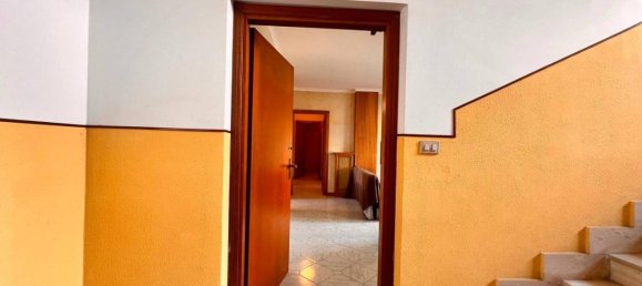 4 rooms Apartment in Capodimonte, Italy No. 33018 4