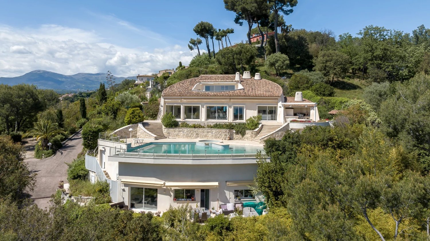 8 bedrooms Villa in Cagnes-sur-Mer, France No. 650