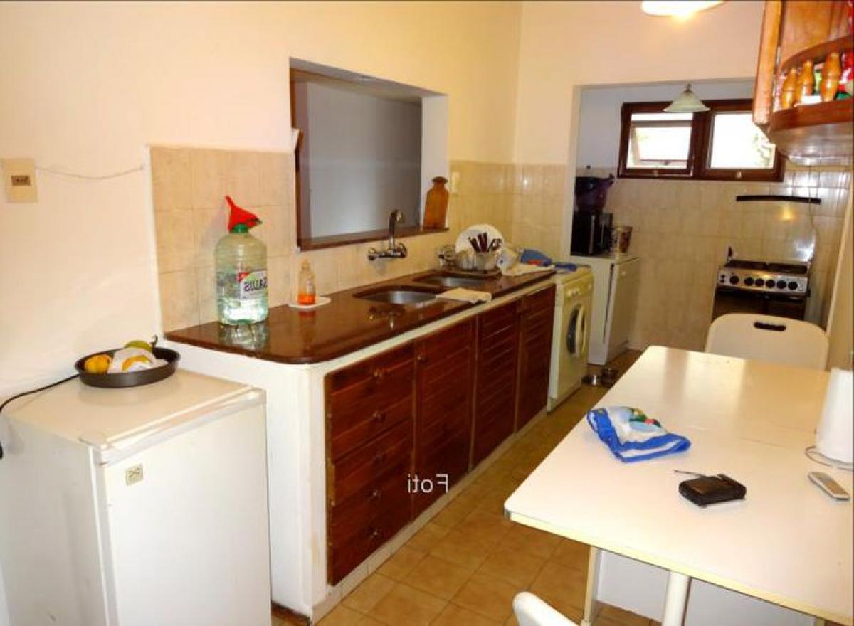 3 bedrooms House in Montevideo, Uruguay No. 1351