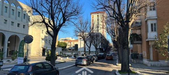 Квартира с 3 спальнями в Лечче, Италия № 167651 3