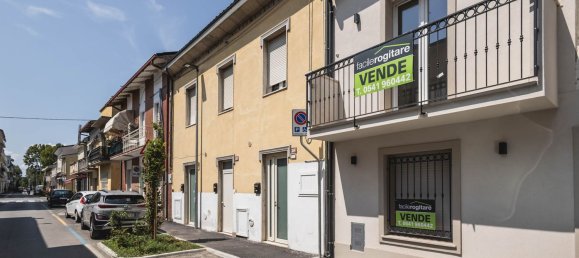 8 rooms House in Cattolica, Italy No. 306425 28