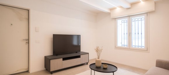 8 rooms House in Cattolica, Italy No. 306425 3