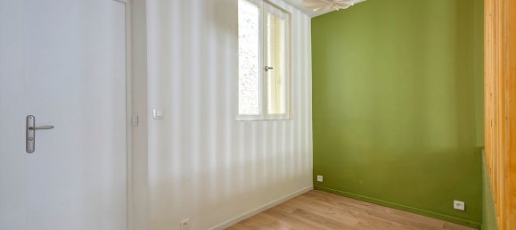 Studio in Paris, France No. 362730 7