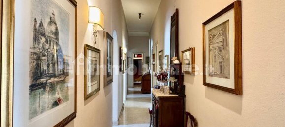 4 bedrooms Apartment in Catania, Italy No. 262945 8