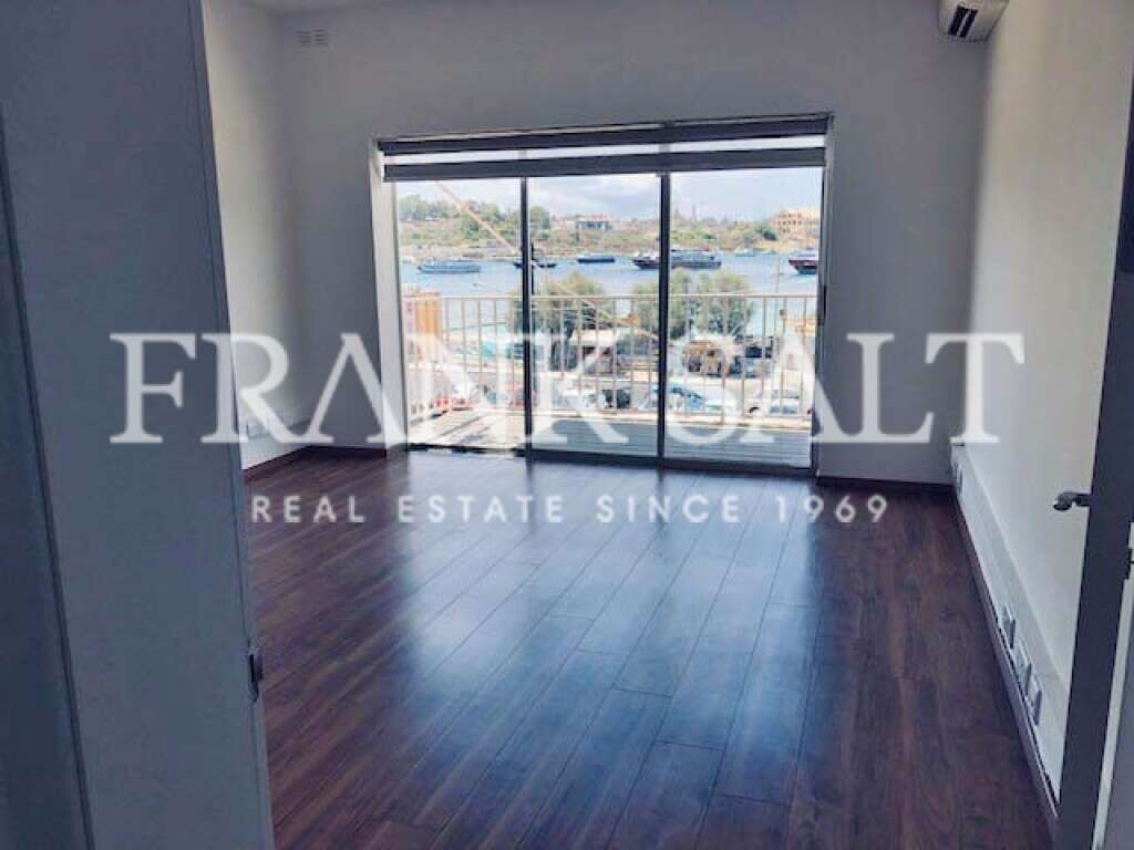 3 bedrooms Apartment in Sliema, Malta No. 6892