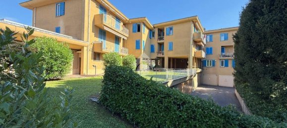 2 bedrooms Apartment in Calco, Italy No. 374306 2