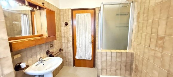 2 bedrooms Apartment in Calco, Italy No. 374306 16