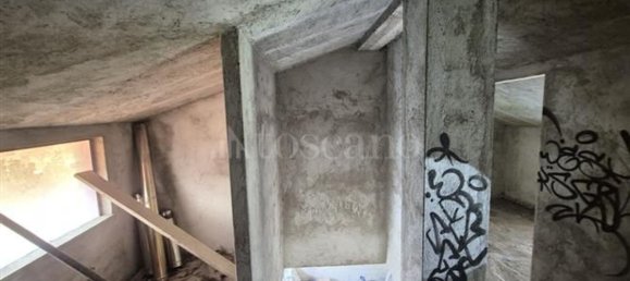 4 rooms House in Figino Serenza, Italy No. 306748 21