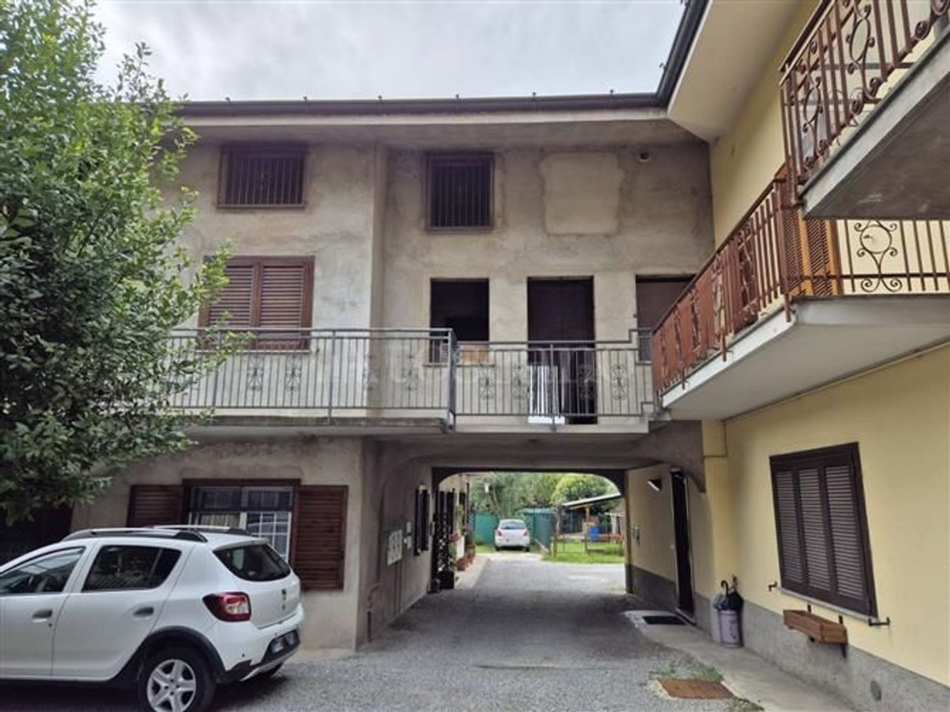 4 rooms House in Figino Serenza, Italy No. 306748