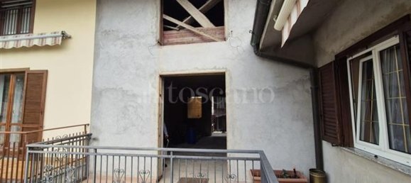 4 rooms House in Figino Serenza, Italy No. 306748 8
