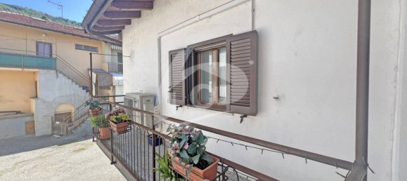 3 Schlafzimmer Haus in Cocquio-Trevisago, Italy, Nr. 291203 21
