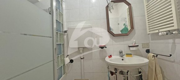 3 Schlafzimmer Haus in Cocquio-Trevisago, Italy, Nr. 291203 10