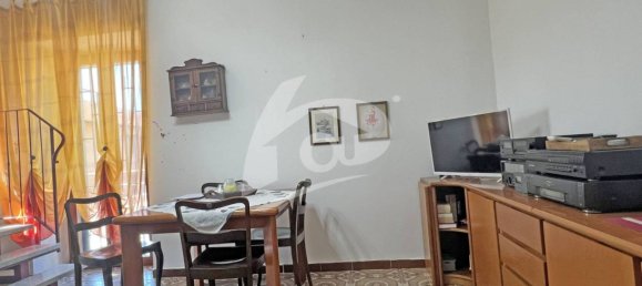 3 Schlafzimmer Haus in Cocquio-Trevisago, Italy, Nr. 291203 29