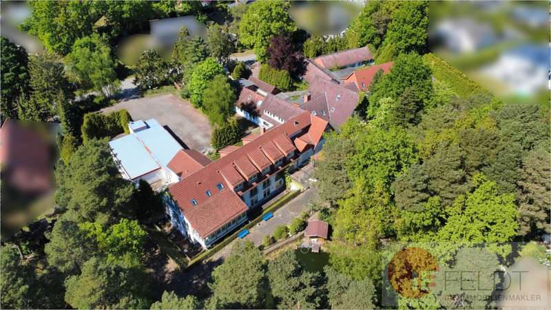 Granja de 74 habitaciónes en Harburg, Germany No. 334718