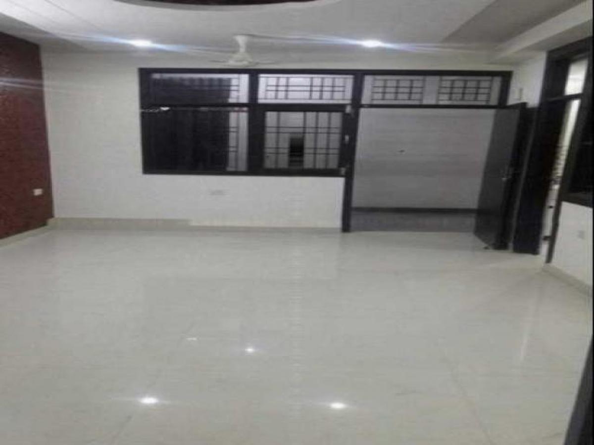 2 bedrooms House in Noida, India No. 2253