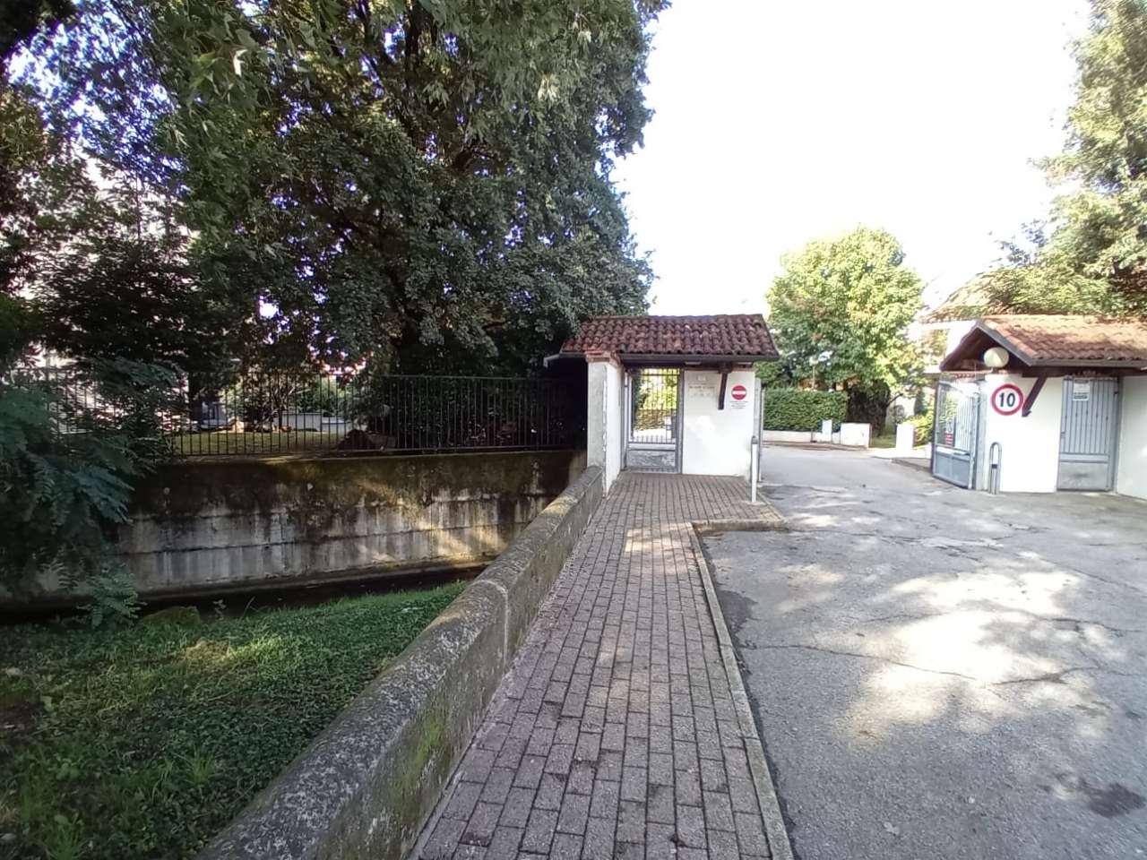 4 bedrooms Apartment in Buccinasco, Italy No. 357390