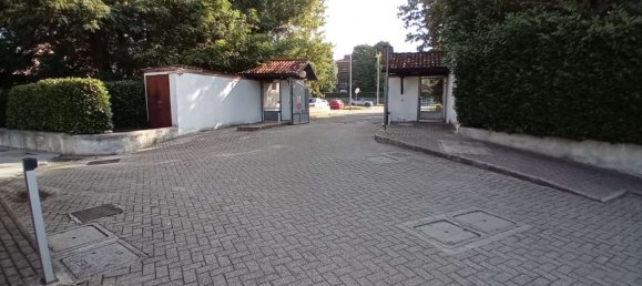 4 bedrooms Apartment in Buccinasco, Italy No. 357390 2