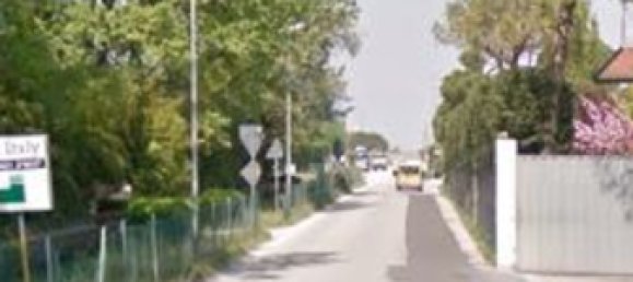 4 rooms Apartment in Jesolo, Italy No. 16144 2