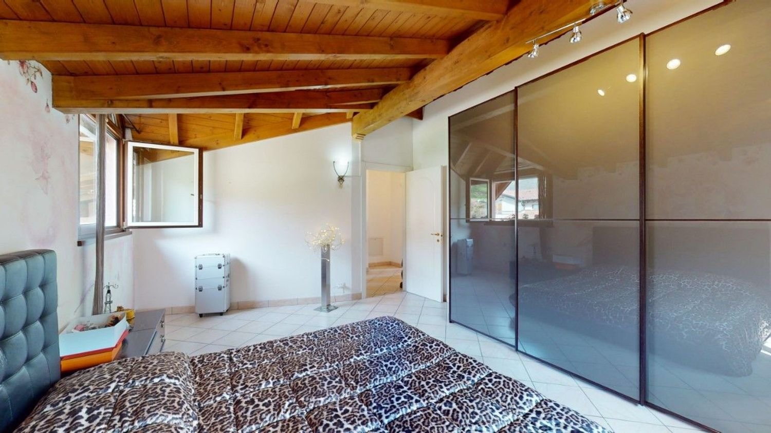 5-salle Villa à Lavena Ponte Tresa, Italy No. 73409