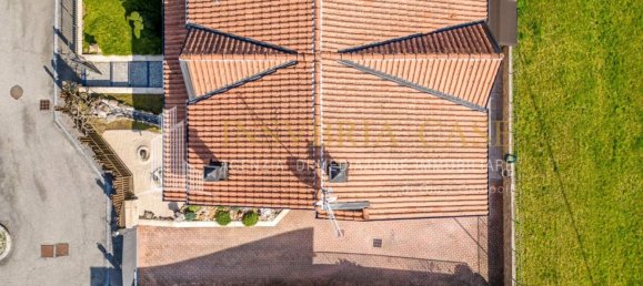 5-salle Villa à Lavena Ponte Tresa, Italy No. 73409 48