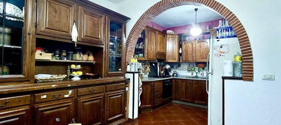 Casa de 10 habitaciónes en Montecarlo, Italy No. 12638 3