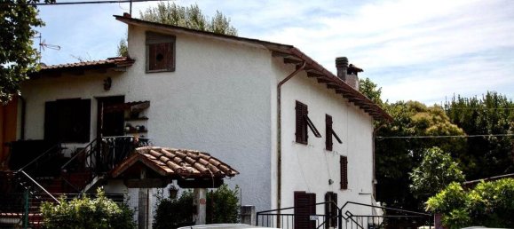 Casa de 10 habitaciónes en Montecarlo, Italy No. 12638 4