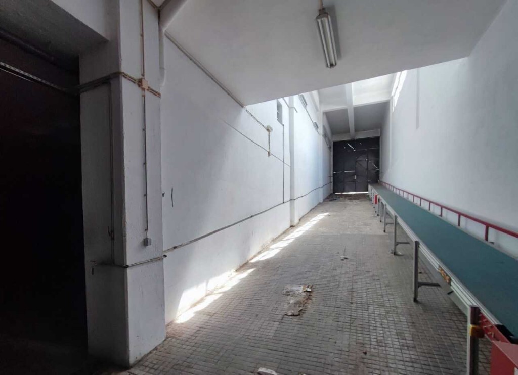 Entrepôt à Loures, Portugal 4830m² No. 86709