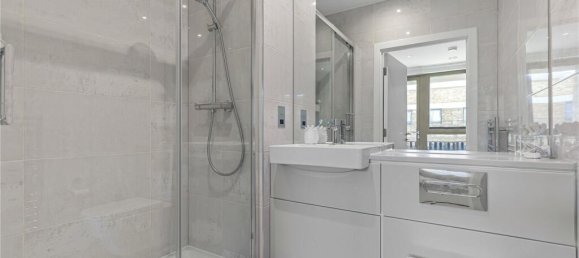 2 bedrooms Apartment in London, United Kingdom No. 12771 7