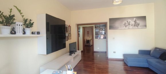 Квартира с 3 спальнями в Рим, Италия № 378119 8