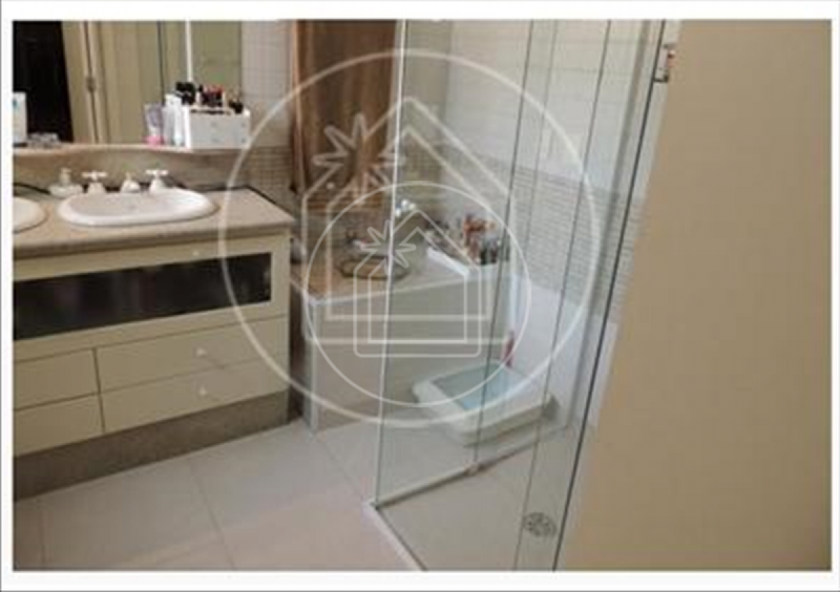 Casa de 4 dormitorios en Sao Paulo, Brazil No. 537253