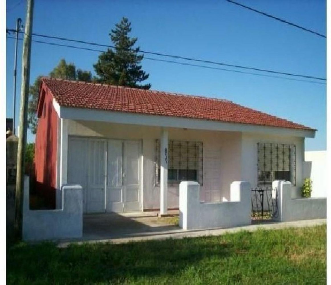 2 bedrooms House in Mar del Plata, Argentina No. 82008