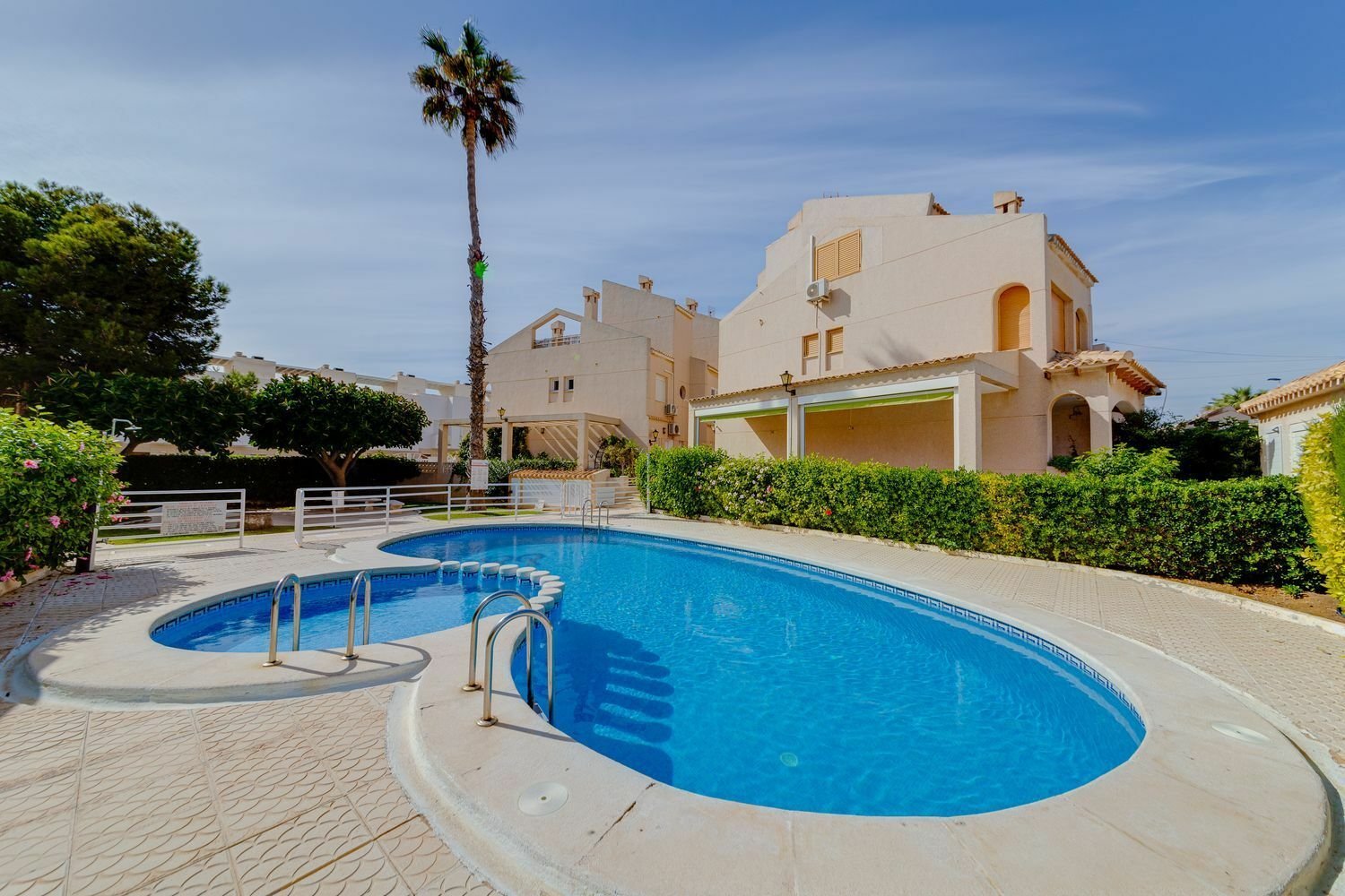 2 غرف نوم تاون هاوس في Torrevieja, Spain رقم 284993