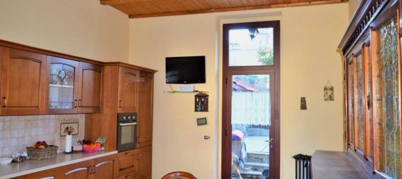 Вилла с 9 комнатами в Ченджо, Италия № 9850 14