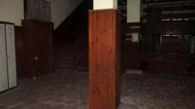 Bâtiment à Miranda de Ebro, Spain 1499m² No. 139445