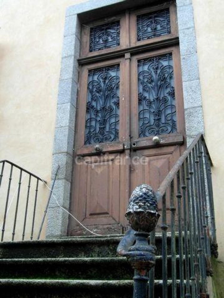 4 Schlafzimmer Haus in Evron, France, Nr. 11842