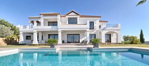 6 bedrooms House in Malaga, Spain No. 21052 2