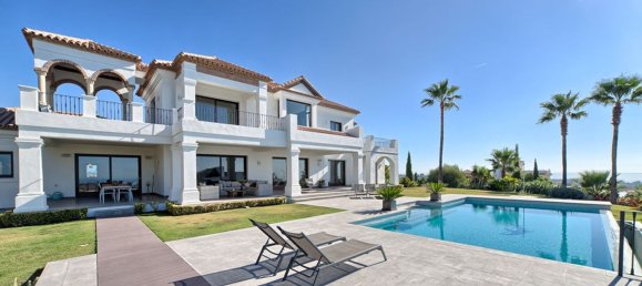 6 bedrooms House in Malaga, Spain No. 21052 3