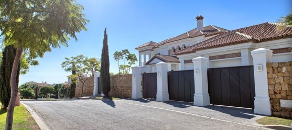 6 bedrooms House in Malaga, Spain No. 21052 9