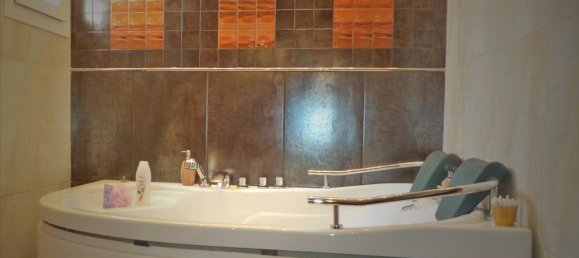 181m² Commercial property in Polygyros, Greece No. 8072 11