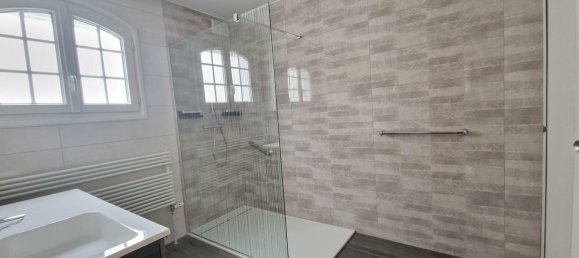 4 bedrooms House in Fleury-les-Aubrais, France No. 244583 3