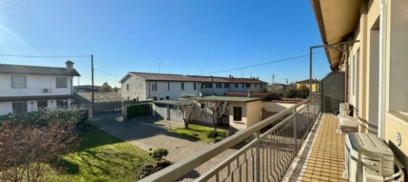 Apartamento de 3 divisões em Rovato, Italy N.º 2628 8