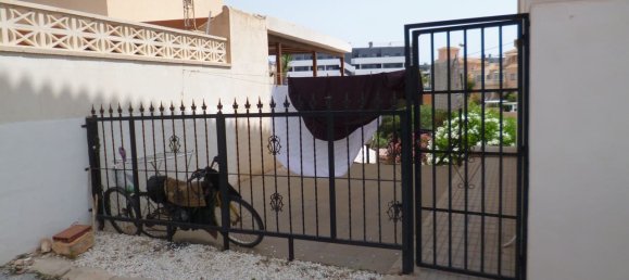 Apartamento de 2 dormitorios en Alicante, Spain No. 174606 10