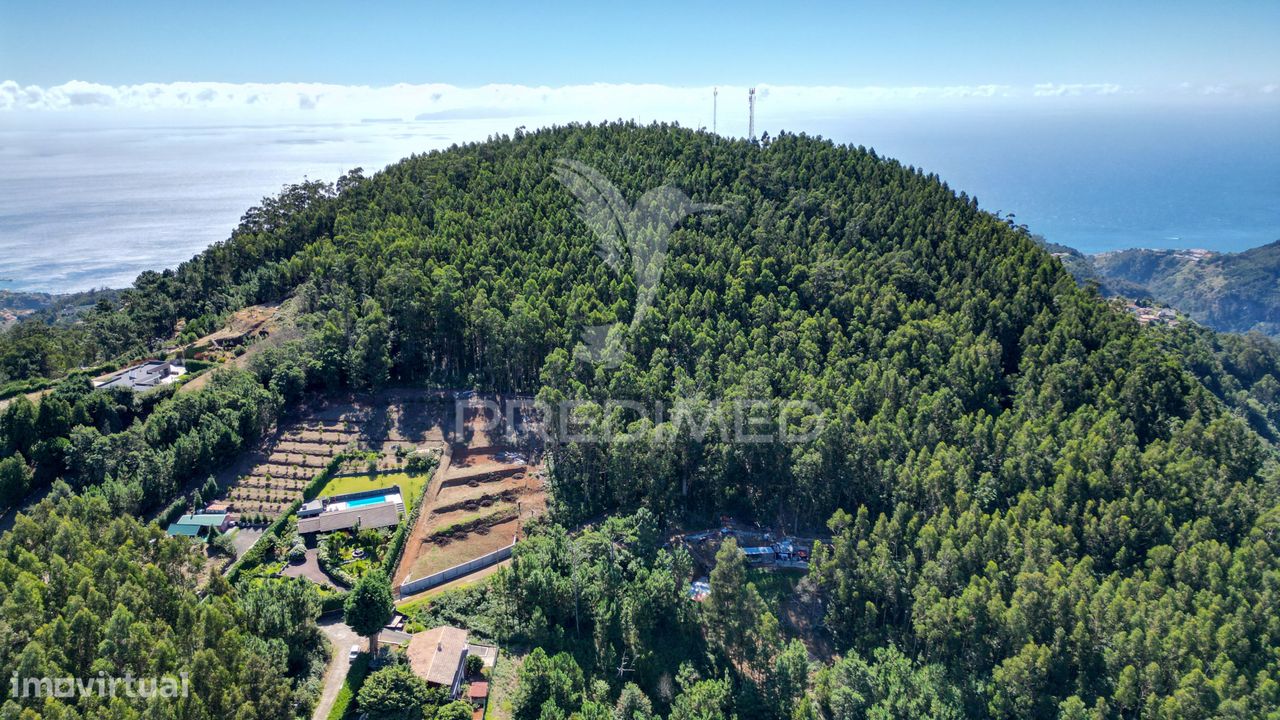 Terreno en Funchal, Portugal 3355 m² No. 339936