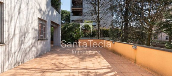 3 bedrooms Apartment in Arese, Italy No. 16255 14