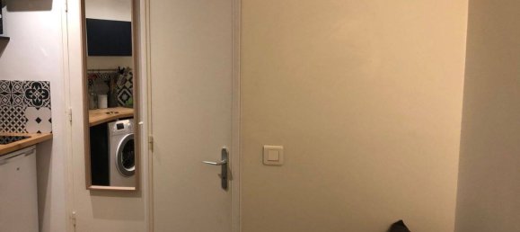 Studio in Paris, France No. 334197 6