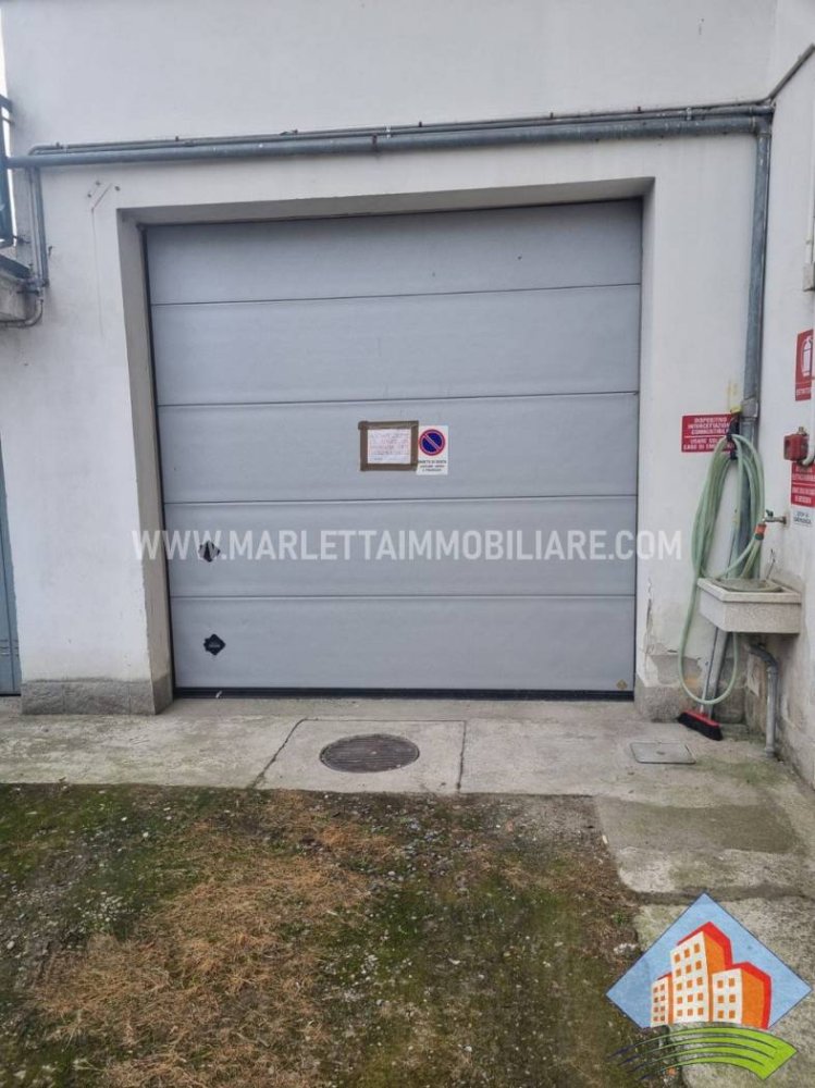 30m² Garage in Crema, Italy No. 337632
