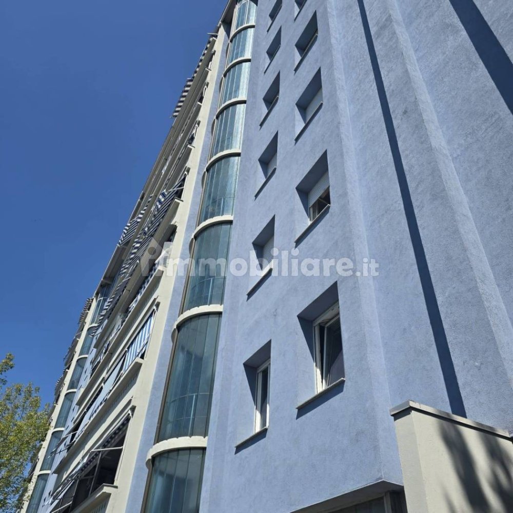 Apartamento de 3 dormitorios en Turin, Italy No. 266046