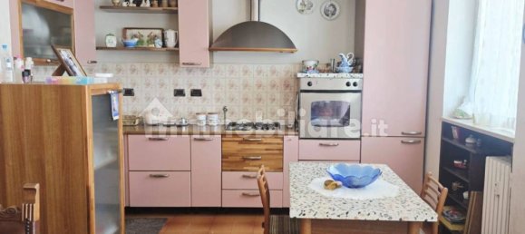 Apartamento de 3 dormitorios en Turin, Italy No. 266046 2